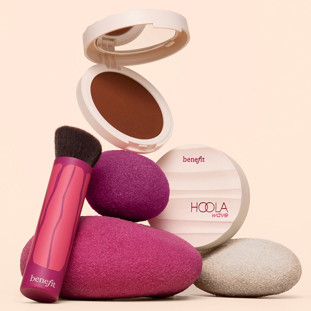 BENEFIT COSMETICS
Hoola Wavemaker – Pinceau pour crème bronzante