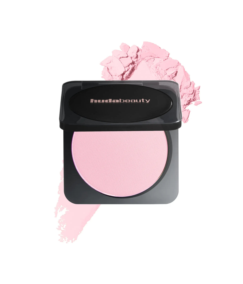 HUDA BEAUTY
Easy Bake Pressed Powder - Poudre Compacte "Ube Birthday Cake"