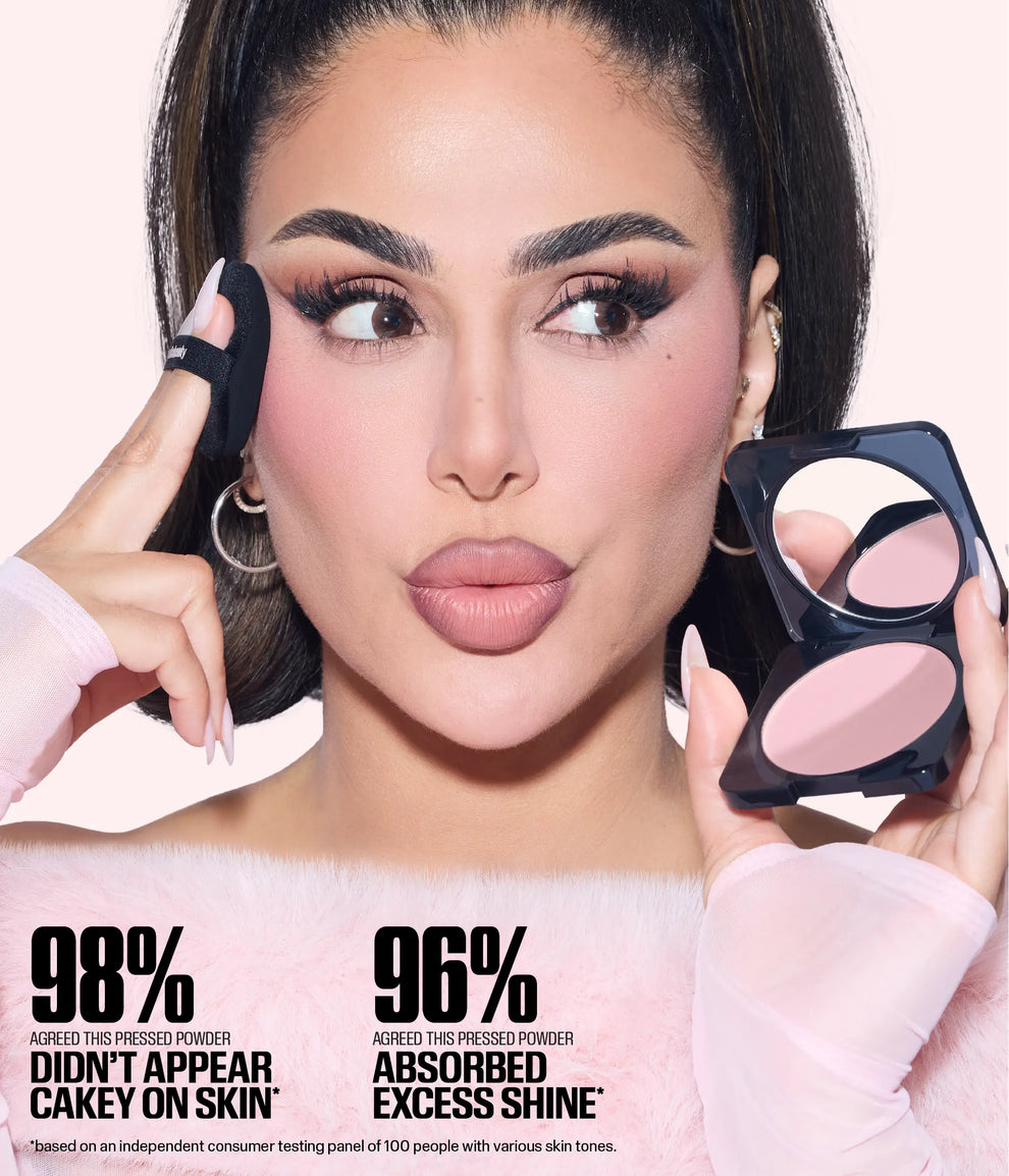 HUDA BEAUTY
Easy Bake Pressed Powder - Poudre Compacte "Ube Birthday Cake"