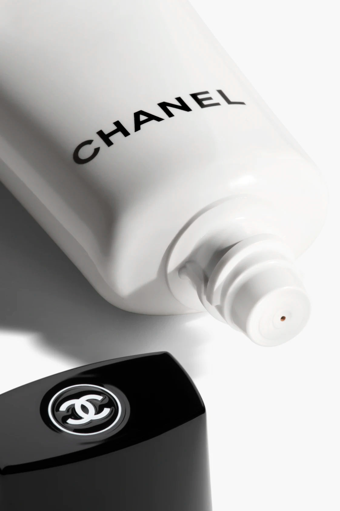 Chanel CC CREAM
CORRECTION COMPLÈTE SUPER ACTIVE SPF 50 tropchic