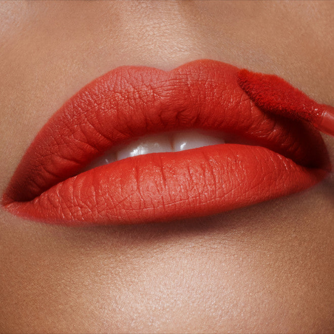 AIRBRUSH FLAWLESS LIP BLUR
FLAME BLUR - Charlotte Tilbury tropchic