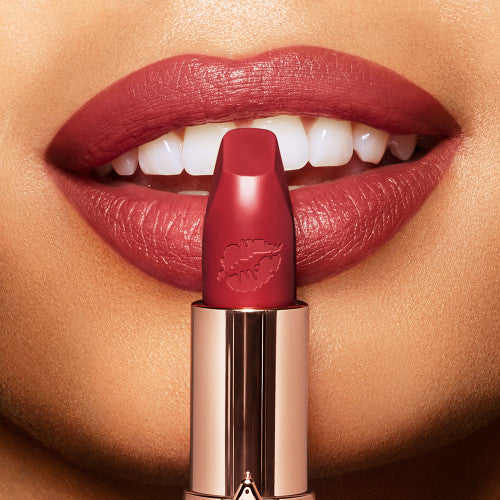HOT LIPS 2
VIVA LA VERGARA Charlotte Tilbury tropchic