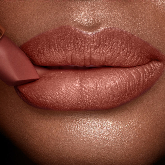 Charlotte Tilbury THE SUPER NUDES
MATTE REVOLUTION - SUPER FABULOUS tropchic