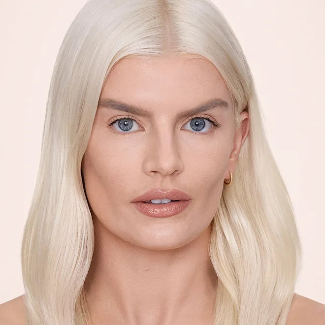 CHARLOTTE TILBURY
Airbrush Flawless Blur Concealer – Correcteur hydratant longue durée "4 Clair/Medium"