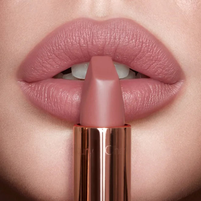 Charlotte Tilbury 
THE SECRET TO LOVE KIT
LIMITED EDITION