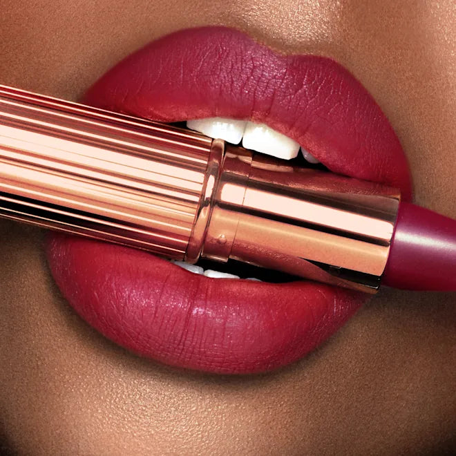Charlotte Tilbury MATTE REVOLUTION
LOVE LIBERTY