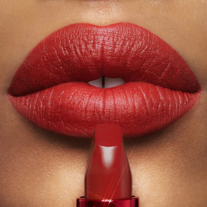 Charlotte Tilbury MATTE REVOLUTION
MARK OF A KISS