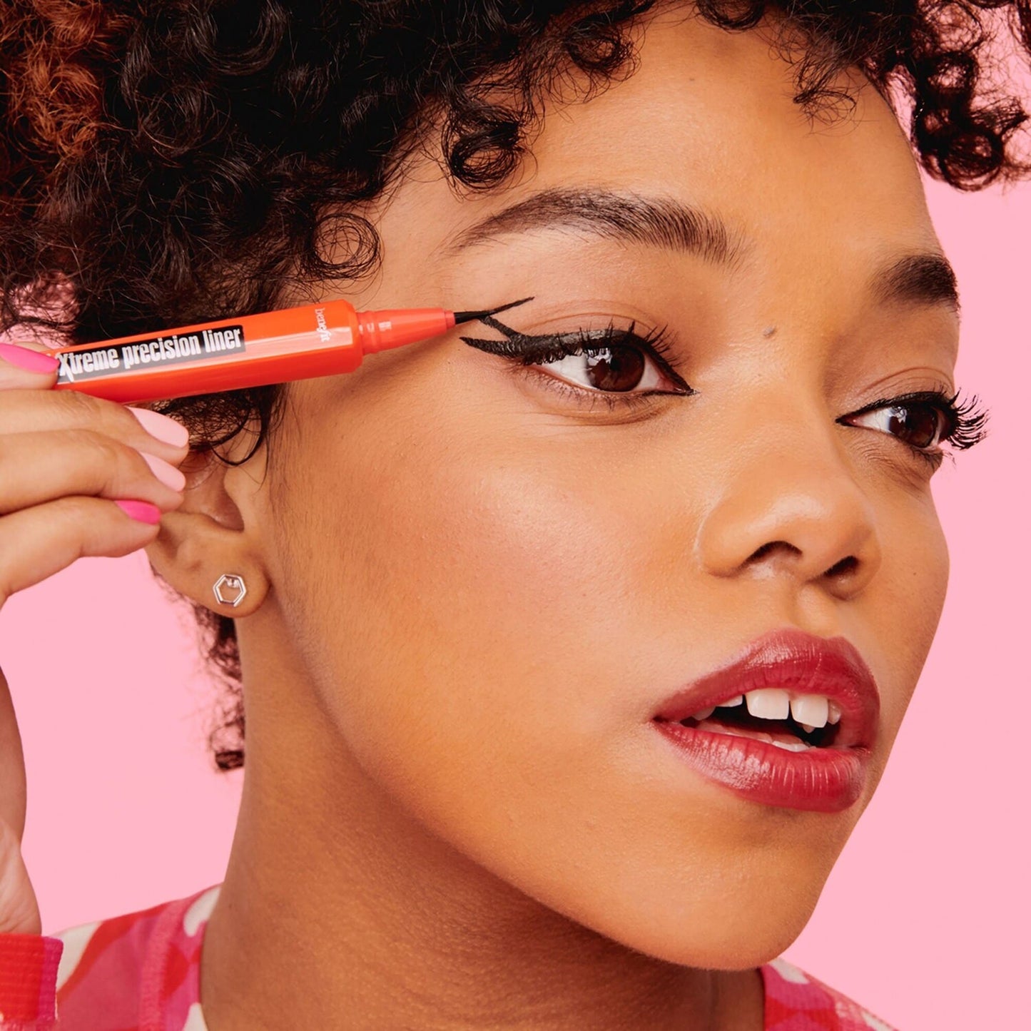 BENEFIT COSMETICS
They're Real Xtreme Precision Liner - Eyeliner Feutre Waterproof Haute Précision
