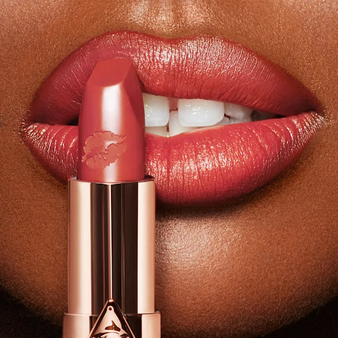 Charlotte Tilbury HOT LIPS 2
CARINA'S STAR