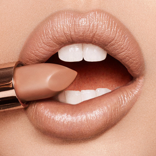Charlotte Tilbury K.I.S.S.I.N.G YES HONEY tropchic